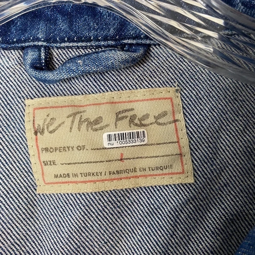Free People Crop Denim Trucker Jacket in Gemini Wash SZ L - Picture 2 of 8